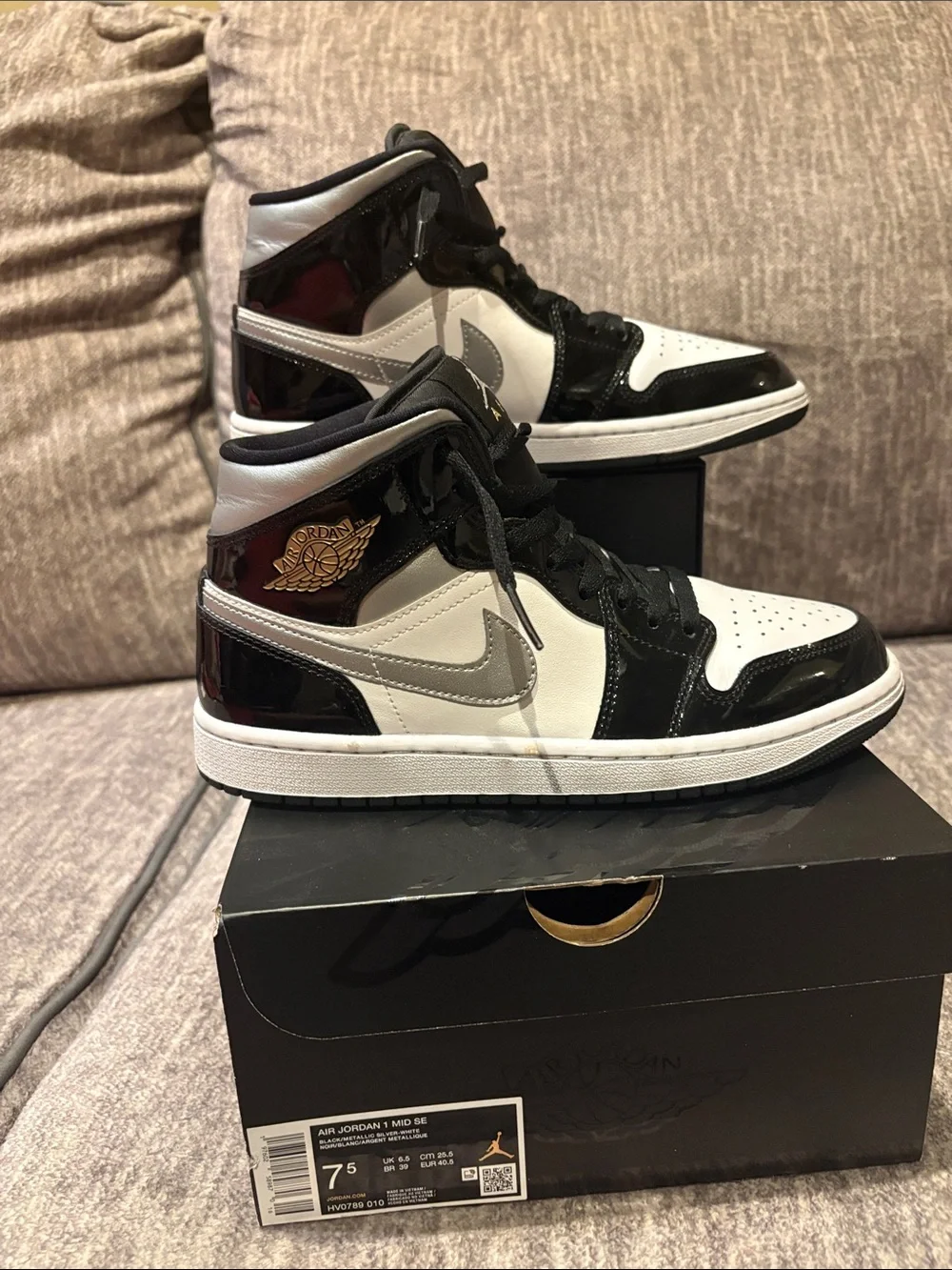 Jordan 1 Mid SE